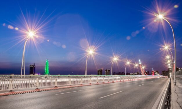 <strong>Usar luminarias LED en calles y avenidas de Venezuela garantizan iluminación y eficiencia</strong>