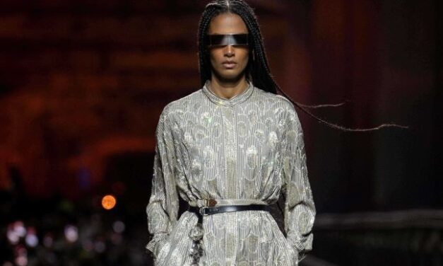 DESFILE PRE-FALL 2023 DE LOUIS VUITTON