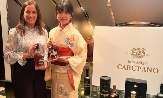 Ron Carúpano celebra su llegada a Japón