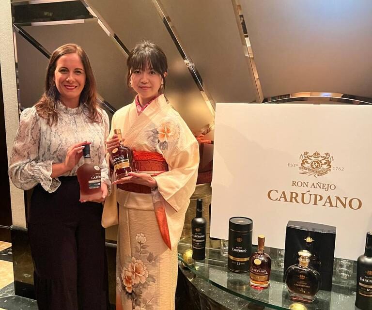 Ron Carúpano celebra su llegada a Japón