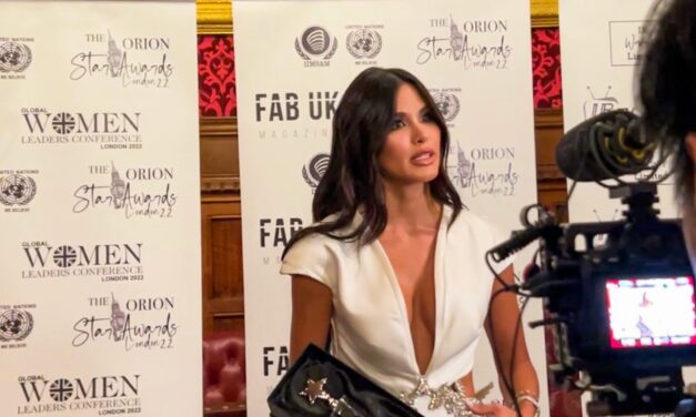 Michell Roxana Castellanos Recibe reconocido Premio cómo Filántropa del año en House of Lord Londres.