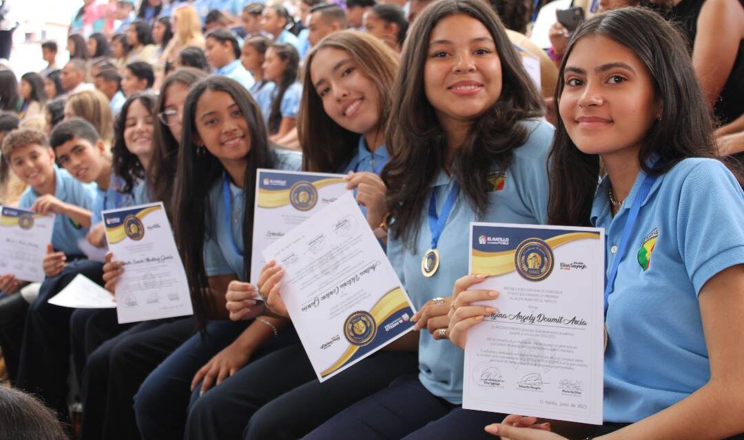 El Hatillo premia a sus mejores estudiantes