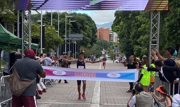 Freites y Ruiz triunfan en la segunda edición de la carrera Farma 10K