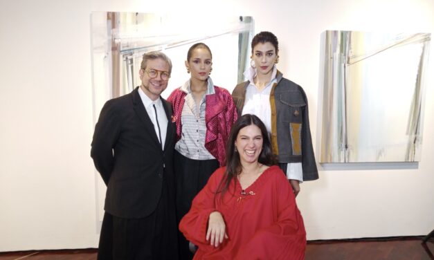 Furoshiki resaltó la Moda más el Arte de Makeda Life