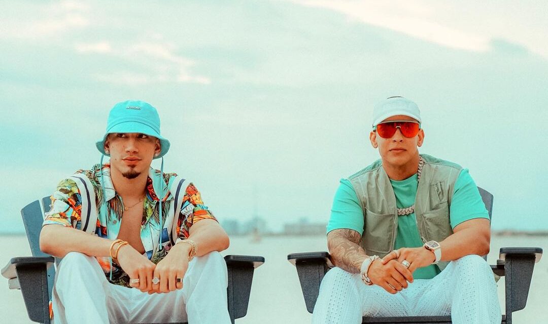 “DADDY YANKEE VUELVE A CORONARSE COMO EL REY DEL VERANO, CON #BEACHY”