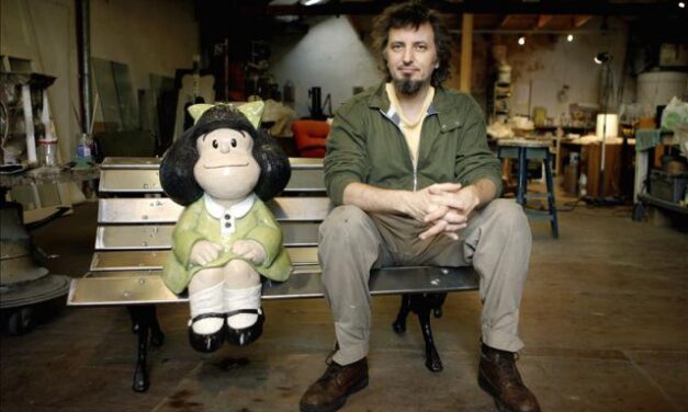      ESCULTURAS DE MAFALDA Y MANOLITO EN CARACAS