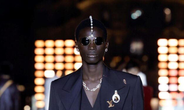DESFILE DE MODA DE HOMBRE PRIMAVERA-VERANO 2024
