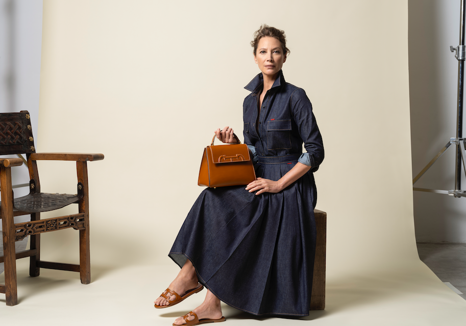 Christy Turlington y la fotógrafa Brigitte Lacombe unen fuerzas con CH Carolina Herrera para presentar nuestros bolsos más icónicos