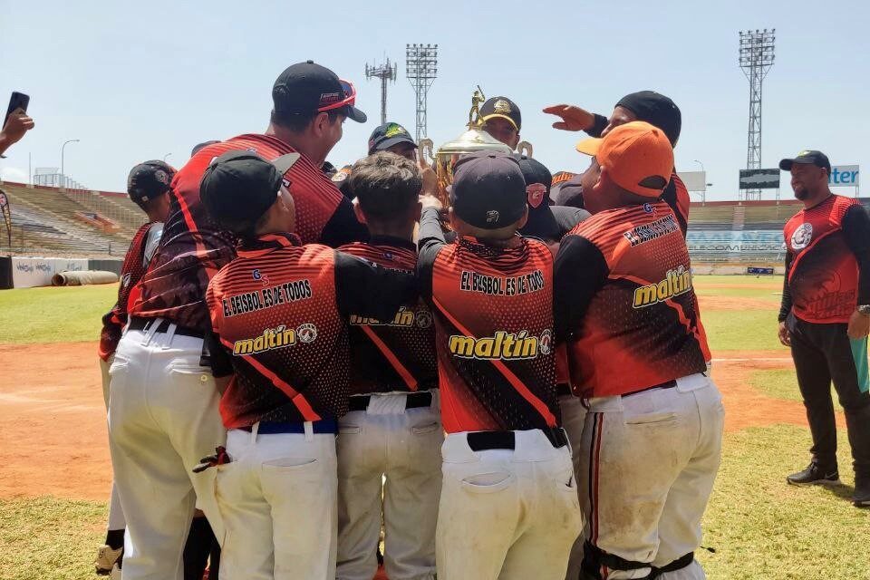 Bancamiga y Simpletv impulsan el béisbol menor en el estado Zulia