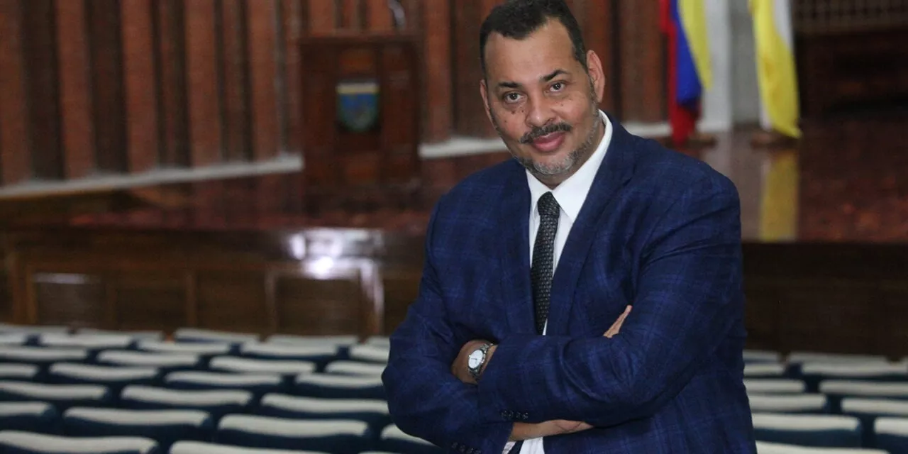 Straka: Aportes a la salud de las clínicas es significativo