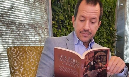 Novela “Los seres que nos miran” explora los límites del entendimiento humano