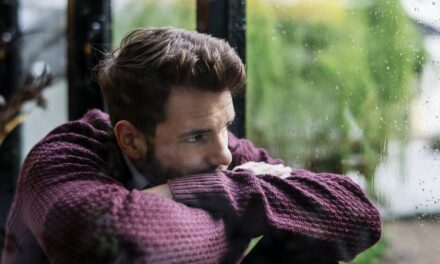 Aislamiento y soledad: factores de riesgo de Enfermedad de Alzheimer