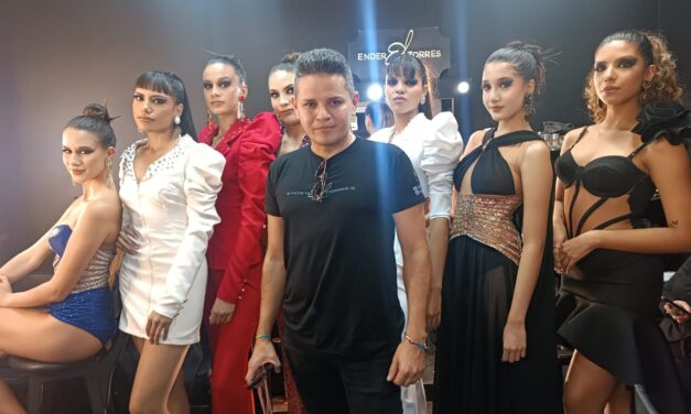 LA ESCUELA NACIONAL DE MAQUILLAJE CERTIFICÓ A 21 BECADOS, PROVENIENTES DE DISTINTAS  REGIONES DEL PAÍS,  EN UN DESFILE SIN PRECEDENTES