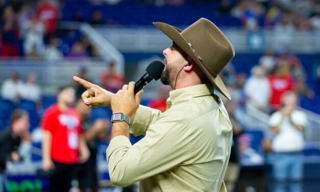 Miguelito Díaz marca un hito en la historia de la música llanera al interpretarla por primera vez en un estadio de la MLB