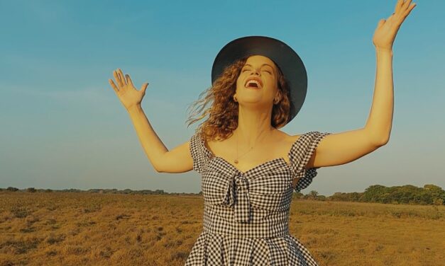Anabella Mondi  lanza primer tema inédito de su álbum “VOZ” EMPODERA A LA MUJER