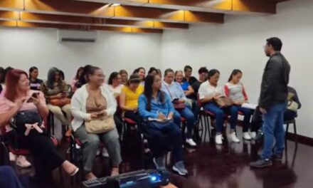 ASOCIACIÓN VENEZOLANA DE HIGIENISTAS DENTALES IMPARTIÓ CERTIFICACIÓN DE LA MANO DEL MINCYT