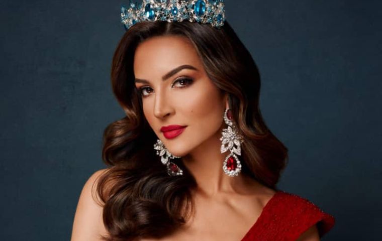 Oricia Domínguez, la modelo venezolana que representó a Portugal en Miss Universo 2021, llega de Europa a Caracas para impartir una Masterclass de preparación de misses el 11, 18 y 25 de noviembre