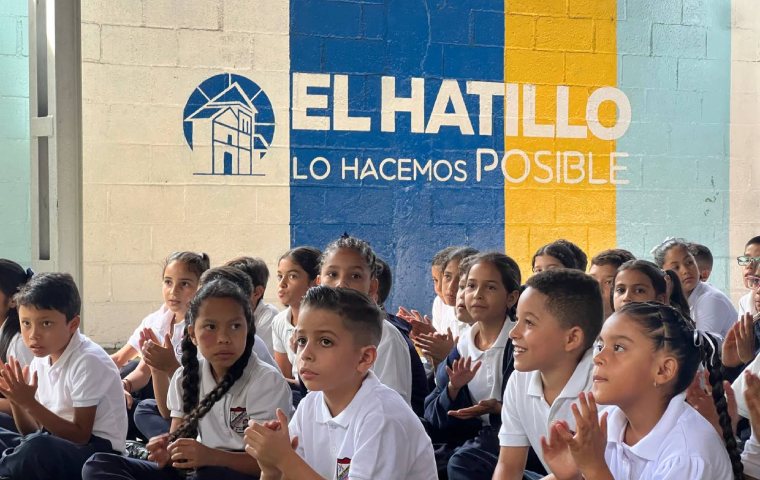 Con útiles escolares y escuelas aptas más de 2.000 niños iniciaron clases en El Hatillo