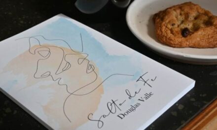 Douglas Valle, un joven venezolano que dio un «Salto de Fe» con su primer poemario