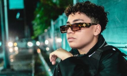 ROBBIEW SE PRESENTA EN LA PALESTRA MUSICAL CON UNA VOZ INIGUALABLE