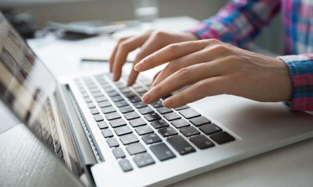 ¿Deberías iniciar sesión con Google o Facebook en otros sitios web?