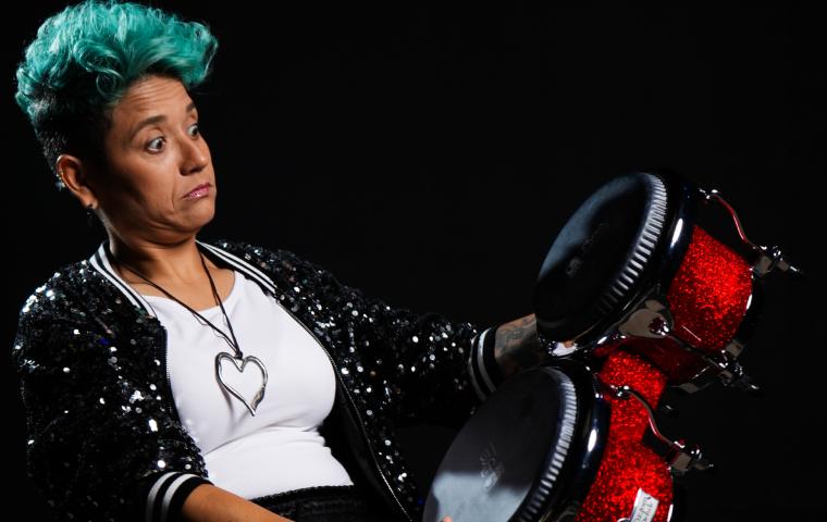 MARTHA PAREDES SE SIGUE POSICIONANDO COMO LA PIONERA DE LA PERCUSIÓN EN LA MÚSICA URBANA