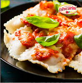 Raviolitos con salsa de tomate y albahaca son ideales en fiestas decembrinas