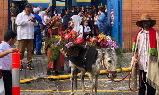 Elías Sayegh: En El Hatillo las escuelas municipales ven clases los cinco días a la semana