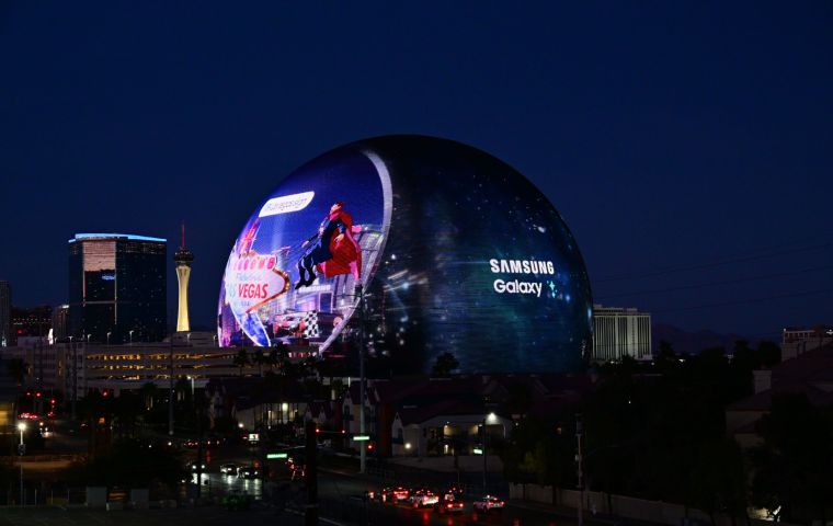  (VIDEO) Samsung abre un portal a las nuevas posibilidades de la IA móvil en Sphere de Las Vegas antes de Unpacked 2024