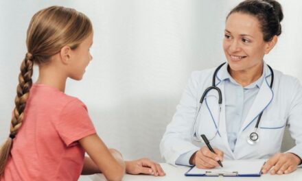 Las niñas deben acudir a consulta ginecológica para prevenir enfermedades
