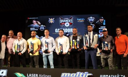 EN UN EMOTIVO ACTO FUERON PREMIADOS LOS GRANDES DE LA LVBP DE LA TEMPORADA 2023-2024