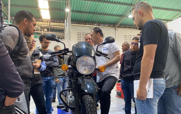 Grupo UMA organizó primer taller de capacitación de técnicos en la marca Bajaj