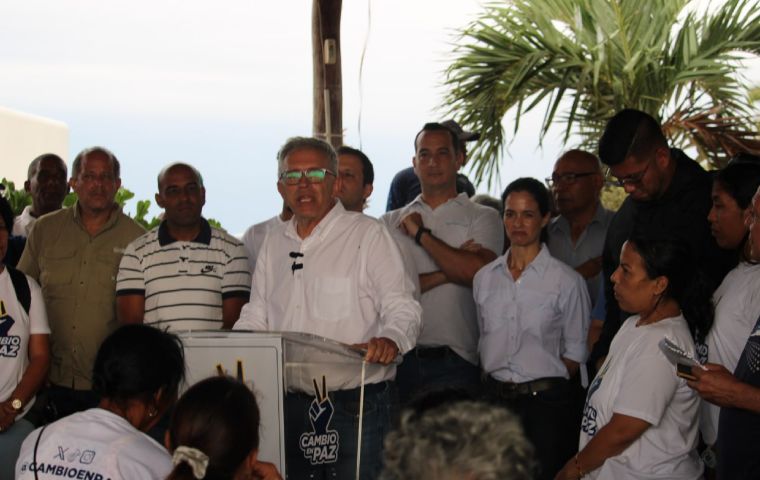 Jean Marcel Cocci y más de 200 dirigentes del municipio Brión y Barlovento se unen a Cambio en Paz