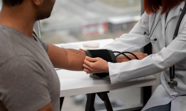 Realizar chequeos médicos regulares permite detectar y tratar a tiempo el cáncer