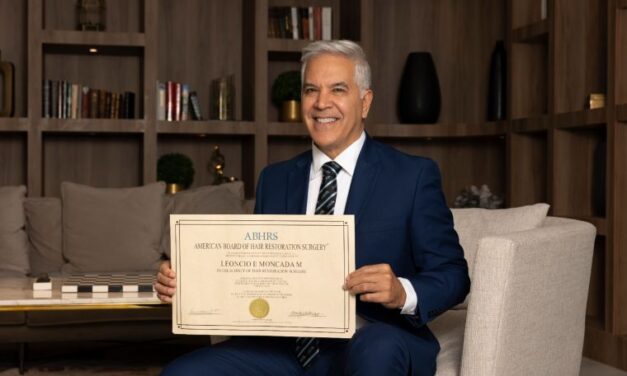 Leoncio Moncada el primer médico venezolano en ser miembro BOARD  diplomático de la ABHRS ente internacional que avala y certifica a cirujanos de trasplante capilar en el mundo