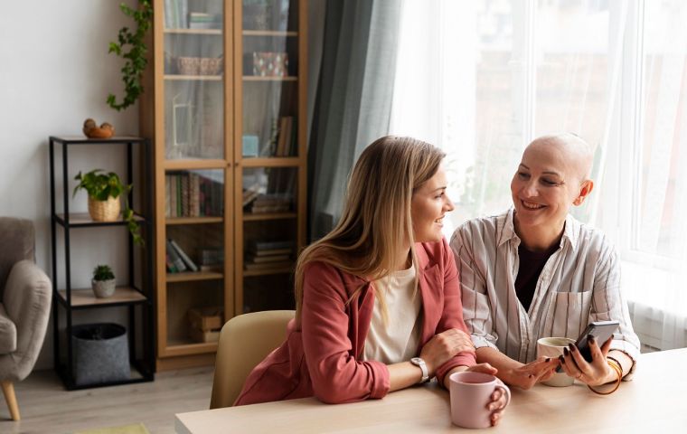 ¿Cómo gestionar las emociones al cuidar a un paciente oncológico?