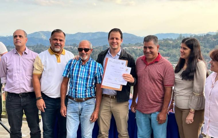 Elías Sayegh: reivindicamos a los hatillanos con la entrega título de Tenencia de Tierras