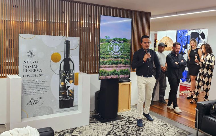 Bodegas Pomar integró vino, arte y música para presentar la etiqueta edición especial de Pomar Reserva