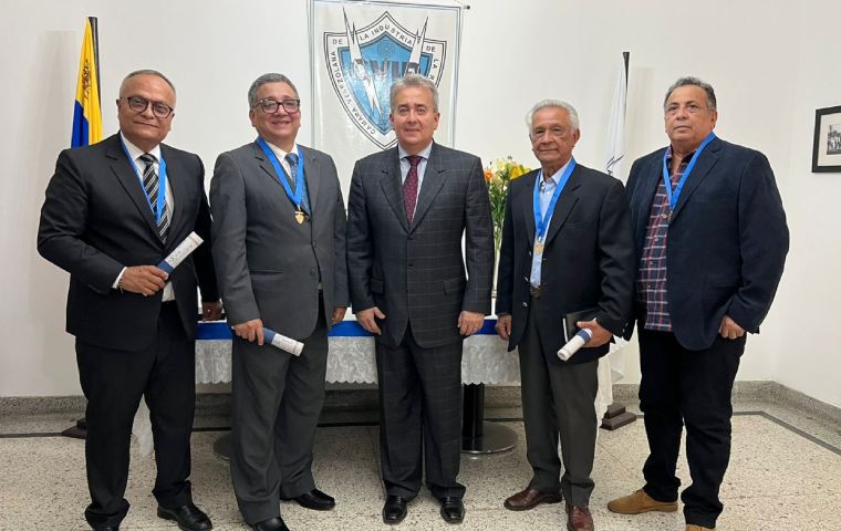 La Cámara de Radio arriba a sus 74 años