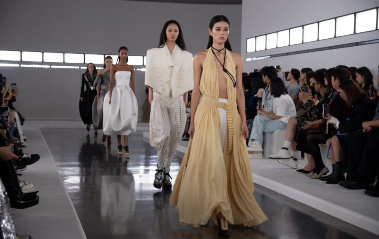 Voyager Show Women’s Prefall – 2024 Collection