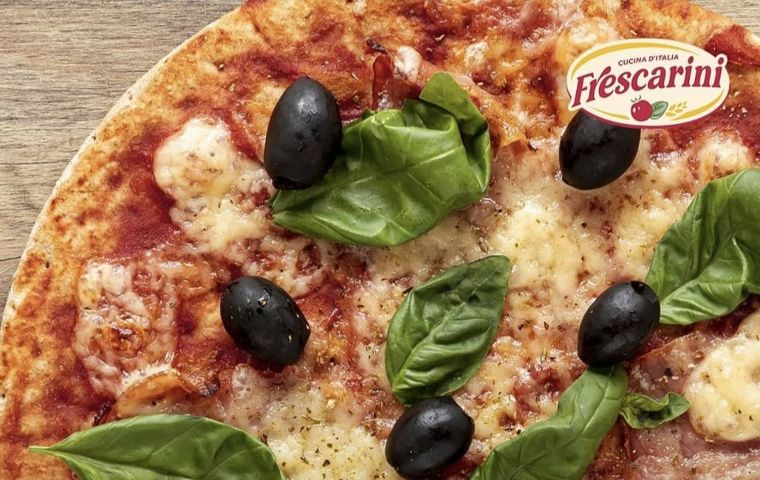 Pizza con la deliciosa de salsa Frescarini™