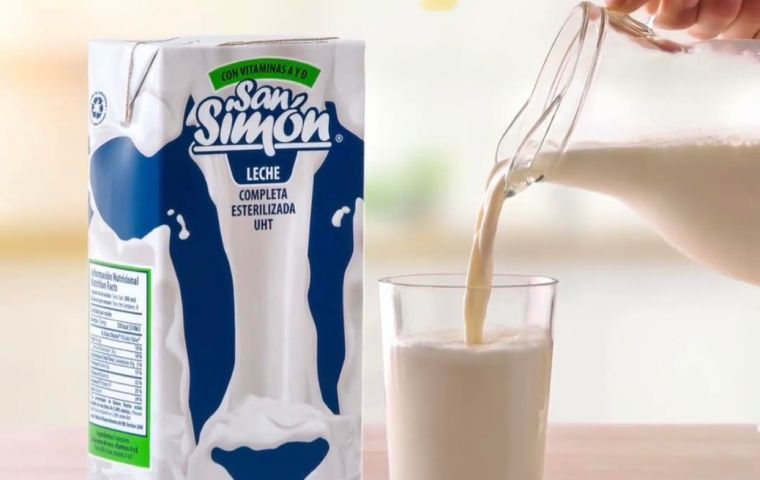 La leche UHT ofrece una alternativa conveniente y segura para la nutrición diaria