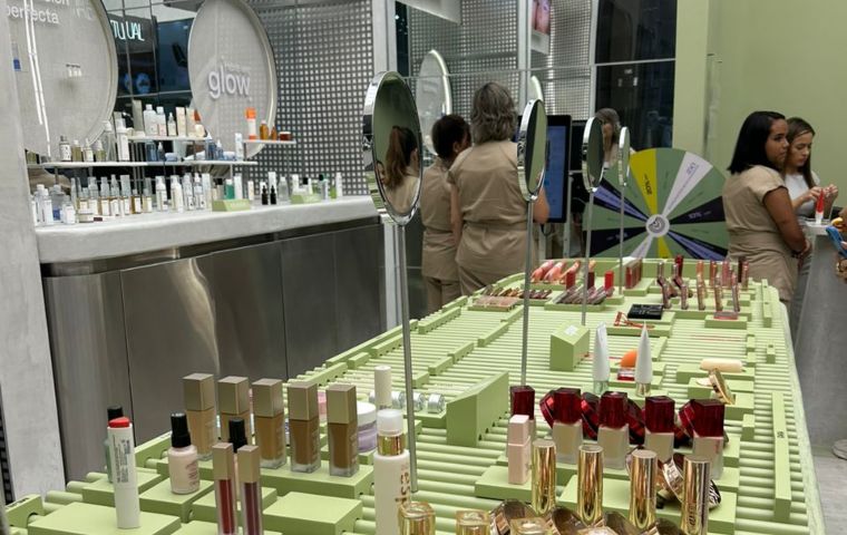 Sansa, el templo de cosmética coreana abre sus puertas en Caracas