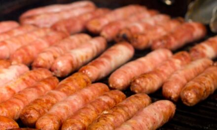Salchicha Blanca Cruda La Montserratina: deleite único para tu paladar