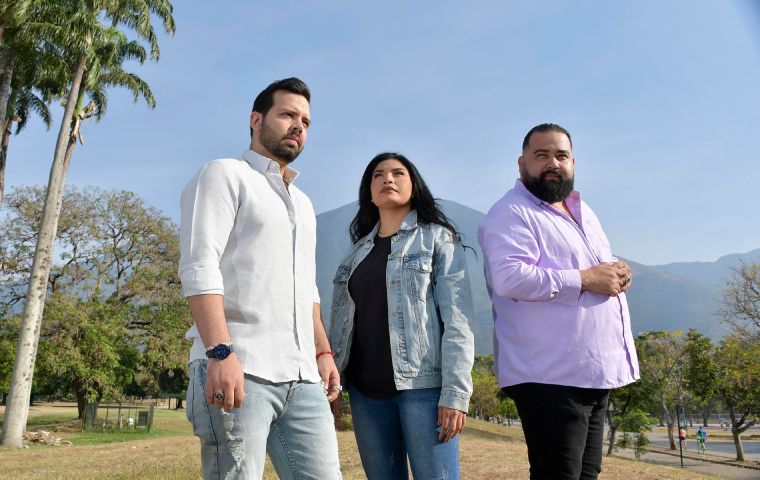 “Beto” Baralt, Cristo Vassilaco y Déborah Emperatriz brillarán en el debut de los Esteriore Brothers en Caracas