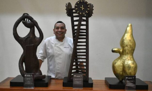 Emerson Freitez recreó íconos artísticos de la UCV en chocolate