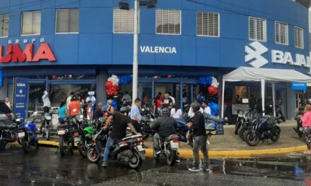 Motos Bajaj inaugura nueva tienda en Valencia