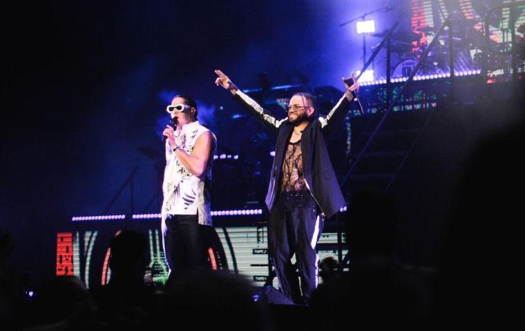 Espectacular regreso a los escenarios de Chyno y Nacho en la primera parada de su gira por EEUU