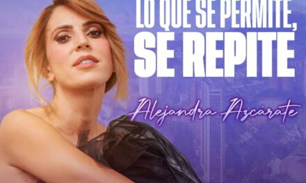 Alejandra Azcarrate presentara su Stand Up en el Teatro Santa Rosa de Lima