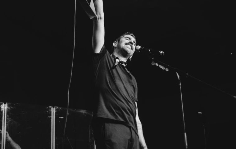 Alex Ubago cierra con gran exito su gira «Alex Ubago 20 Años»